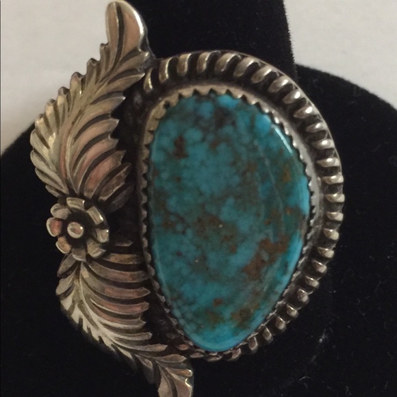 Vintage Sterling Native American Turquoise Ring - Picture 2 of 6